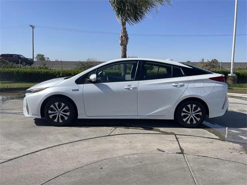 2021 Toyota Prius Prime LE