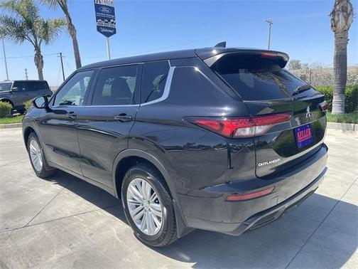 2022 Mitsubishi Outlander Black Edition