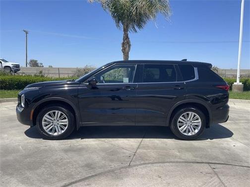 2022 Mitsubishi Outlander Black Edition