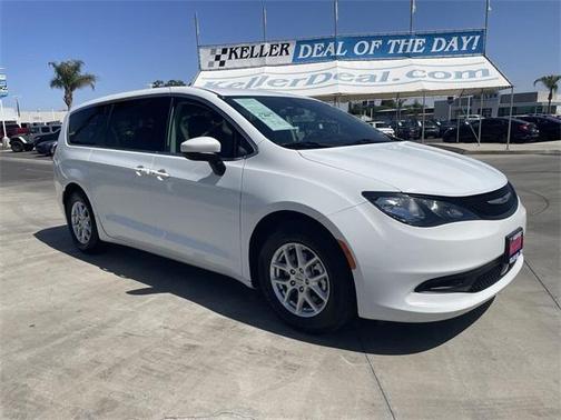 2022 Chrysler Voyager LX