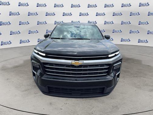 Mosaic Black Metallic 2026 Chevrolet Traverse LT
