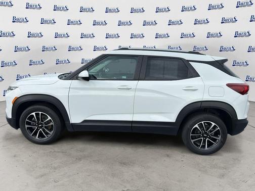 Summit White 2024 Chevrolet Trailblazer LT