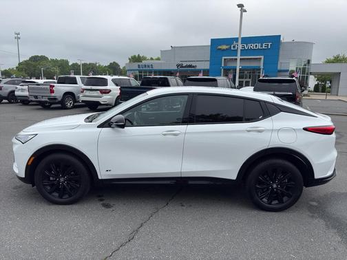 Summit White 2025 Buick Envista Sport Touring FWD