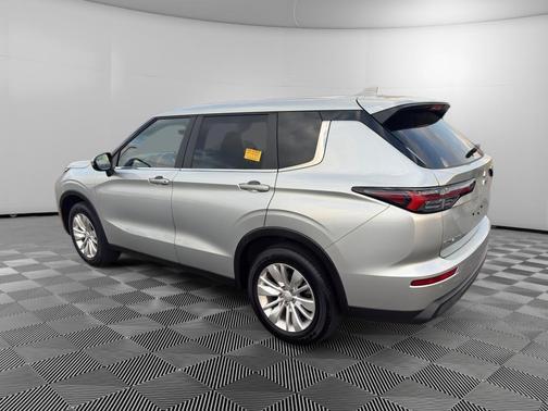 2025 Mitsubishi Outlander ES 2.5 S-AWC