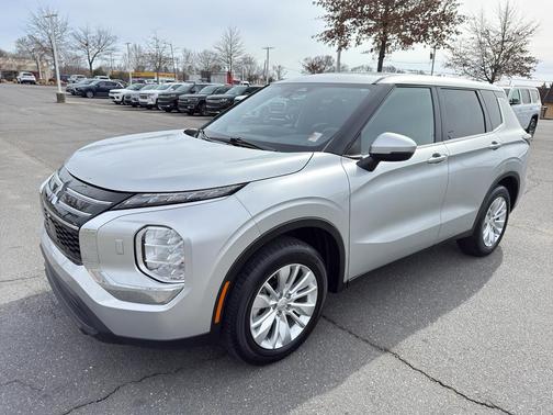 2025 Mitsubishi Outlander ES 2.5 S-AWC