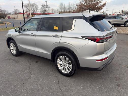 2025 Mitsubishi Outlander ES 2.5 S-AWC