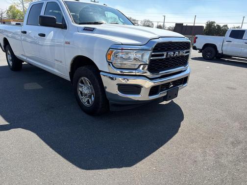2022 RAM 2500 Tradesman Crew Cab 4x2 8' Box