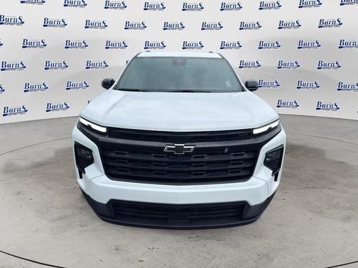 Summit White 2026 Chevrolet Traverse LT