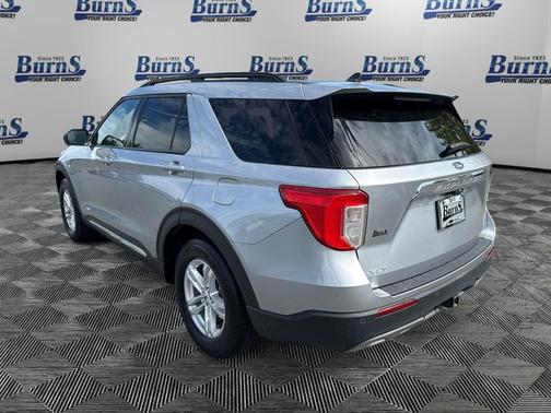 Iconic Silver Metallic 2021 Ford Explorer XLT