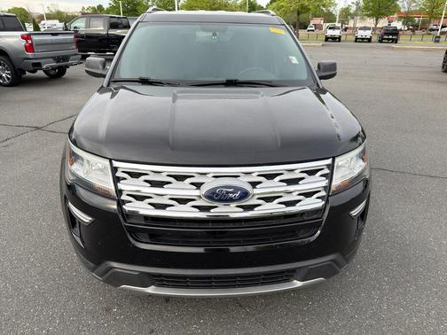 Agate Black Metallic 2019 Ford Explorer XLT