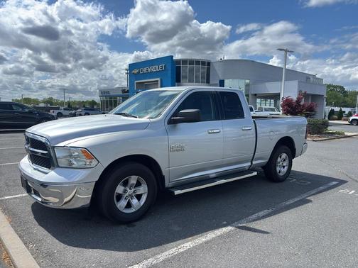Bright Silver Metallic Clearcoat 2016 RAM 1500 SLT
