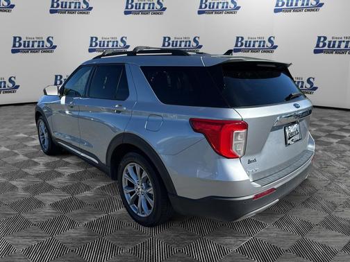 Iconic Silver Metallic 2024 Ford Explorer XLT