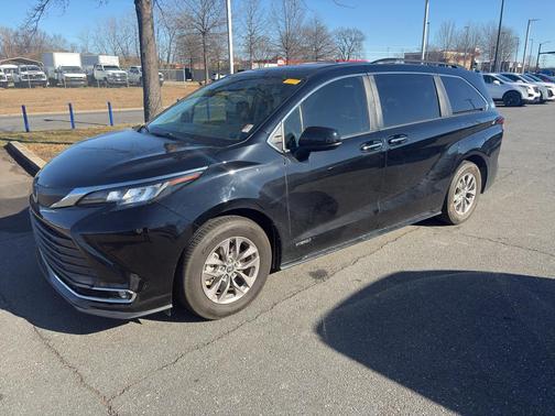 2021 Toyota Sienna XLE 7 Passenger