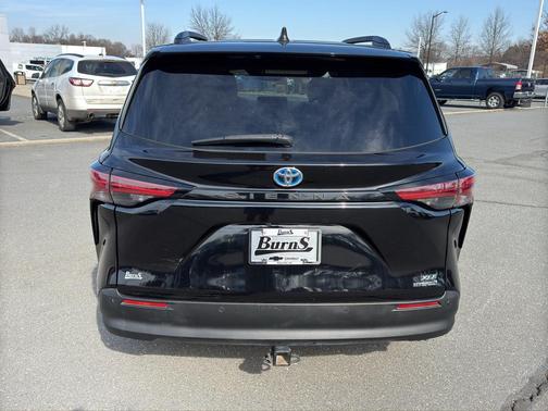 2021 Toyota Sienna XLE 7 Passenger