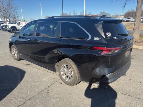 2021 Toyota Sienna XLE 7 Passenger