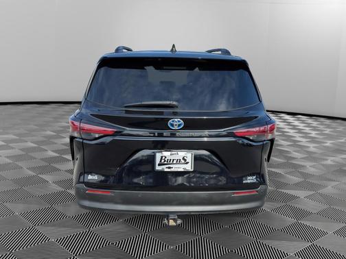 2021 Toyota Sienna XLE 7 Passenger