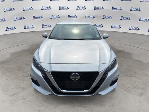 Brilliant Silver Metallic 2022 Nissan Altima S FWD