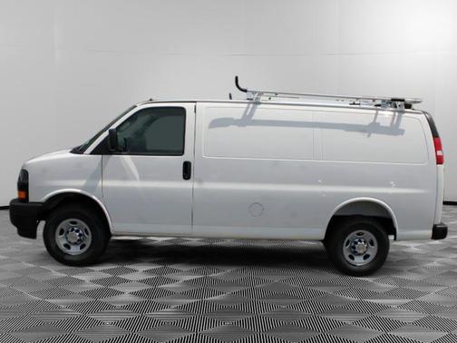 2025 Chevrolet Express 2500 RWD 2500 Regular Wheelbase WT