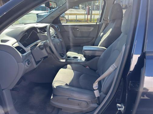 2017 Chevrolet Traverse LS