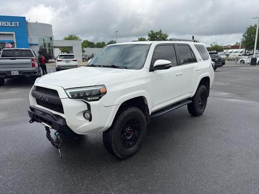 Super White 2018 Toyota 4Runner SR5 Premium