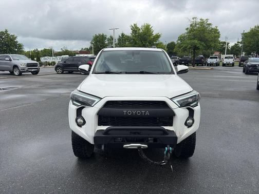 Super White 2018 Toyota 4Runner SR5 Premium