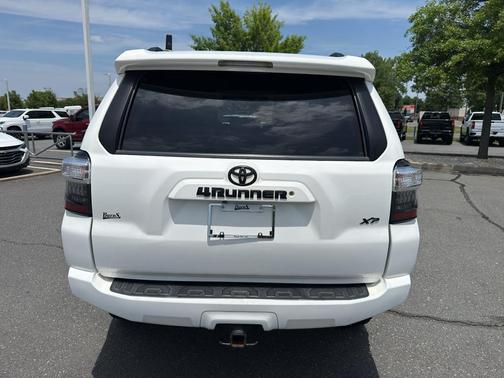 Super White 2018 Toyota 4Runner SR5 Premium