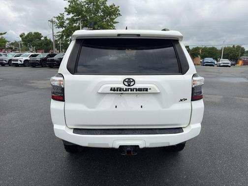Super White 2018 Toyota 4Runner SR5 Premium