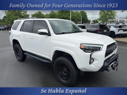 Super White 2018 Toyota 4Runner SR5 Premium