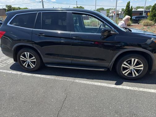 Crystal Black Pearl 2016 Honda Pilot EX-L