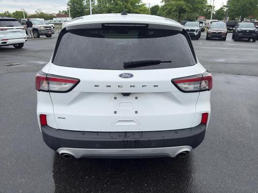 WHITE 2022 Ford Escape SE