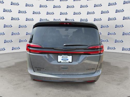 Ceramic Gray Clearcoat 2025 Chrysler Pacifica Limited