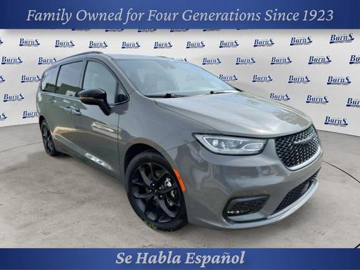 Ceramic Gray Clearcoat 2025 Chrysler Pacifica Limited