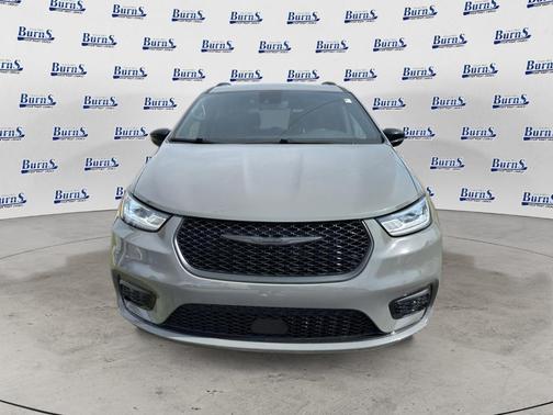 Ceramic Gray Clearcoat 2025 Chrysler Pacifica Limited