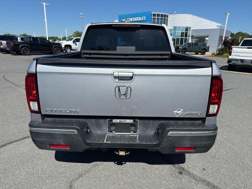 Lunar Silver Metallic 2019 Honda Ridgeline RTL-E