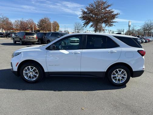 2022 Chevrolet Equinox LS