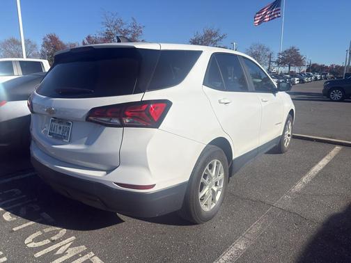 2022 Chevrolet Equinox LS