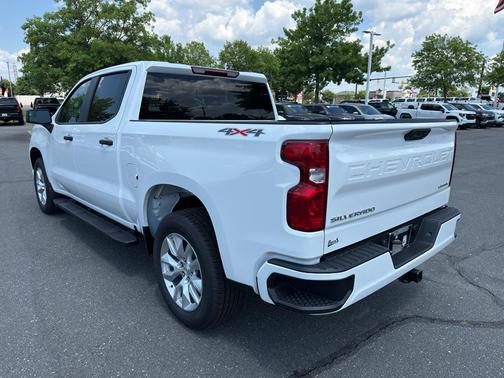 Summit White 2026 Chevrolet Silverado 1500 Custom