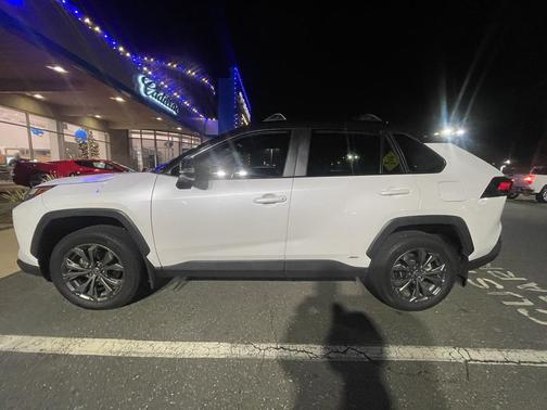 2024 Toyota RAV4 Hybrid XLE Premium