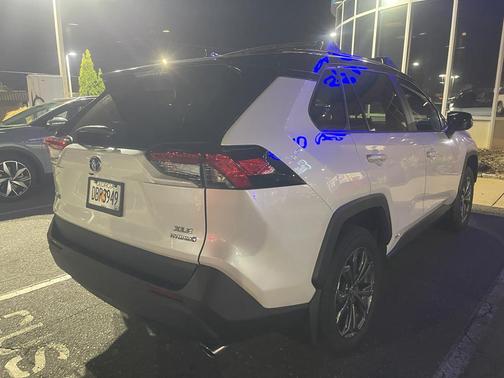 2024 Toyota RAV4 Hybrid XLE Premium