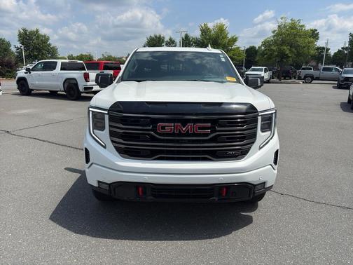 Summit White 2025 GMC Sierra 1500 AT4