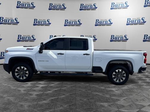 Summit White 2024 Chevrolet Silverado 2500 Custom