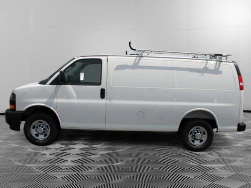 2025 Chevrolet Express 2500 RWD 2500 Regular Wheelbase WT