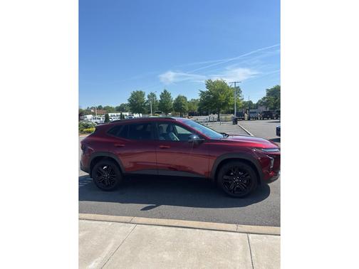 Crimson Metallic 2024 Chevrolet Trax FWD ACTIV