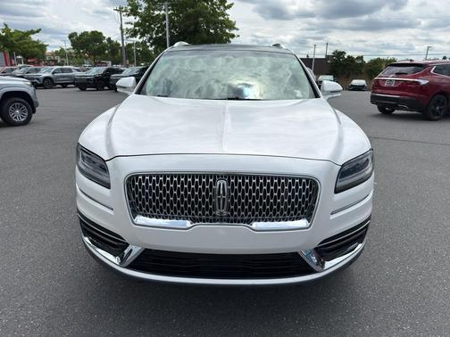 White Platinum Metallic Tri-Coat 2019 Lincoln Nautilus Reserve