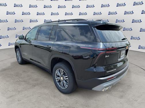 Mosaic Black Metallic 2026 Chevrolet Traverse LT