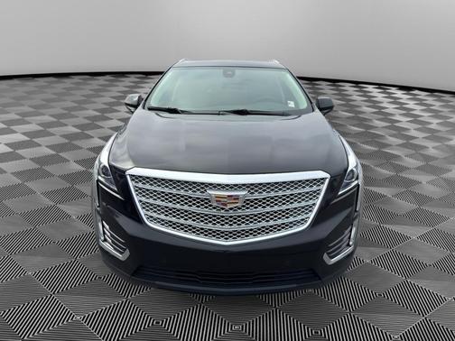 Stellar Black Metallic 2019 Cadillac XT5 Luxury