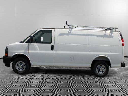 2025 Chevrolet Express 2500 RWD 2500 Regular Wheelbase WT