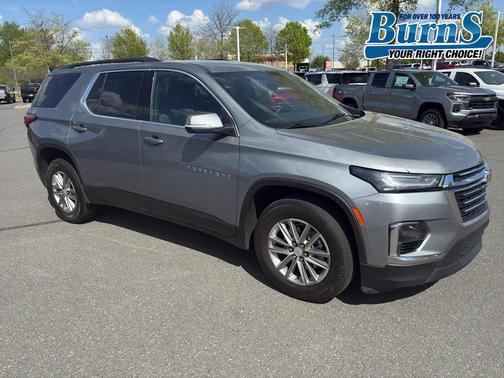 Sterling Gray Metallic 2023 Chevrolet Traverse LT Cloth