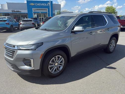 Sterling Gray Metallic 2023 Chevrolet Traverse LT Cloth