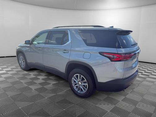 Sterling Gray Metallic 2023 Chevrolet Traverse LT Cloth
